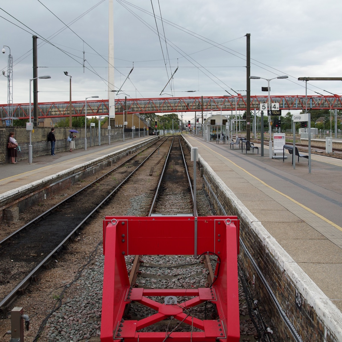 Platform at Cambridge railway station