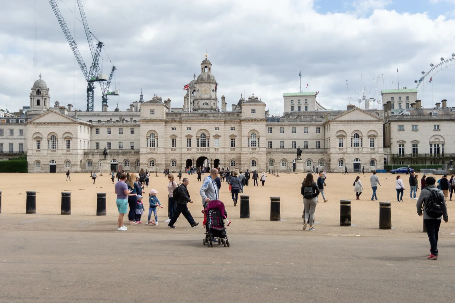 Horse Guards Parade 广场,背后是骑兵卫队总部建筑