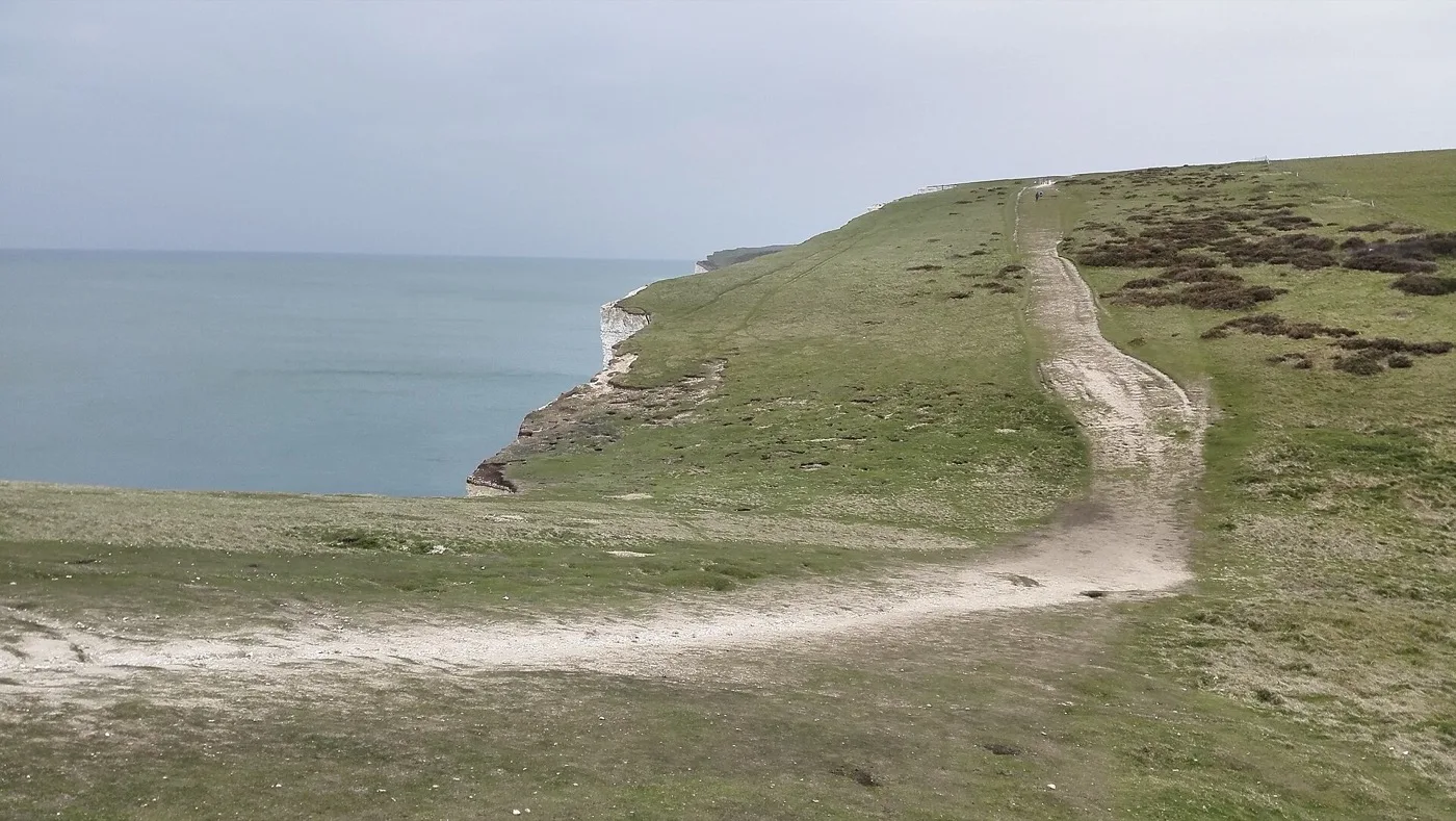 South Downs Way 沿崖顶起伏步道